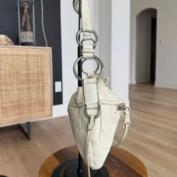 Miu Miu White Leather Handbag with Flower Motif - Picture 5 of 12